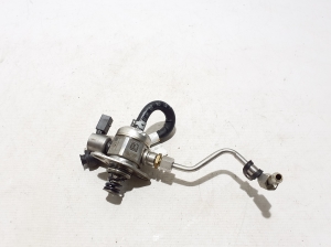 Pompe à carburant - 06K127028L