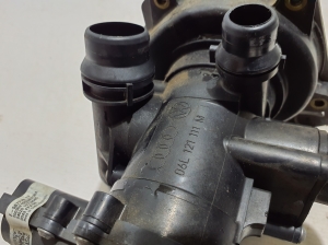Porsche Macan (2014–2026) Veepump 06L121111M - 4