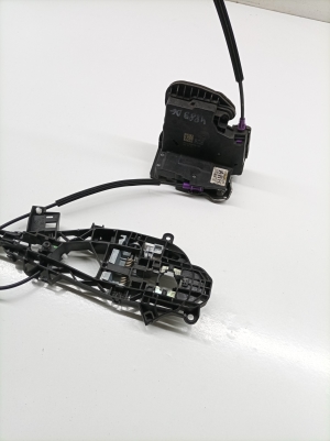 Opel Insignia (2017–2026) Rear side door lock 13598376 - 3