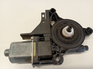 Volkswagen Passat B7 (2010–2014) Front door window regulator motor 988691320 - 3