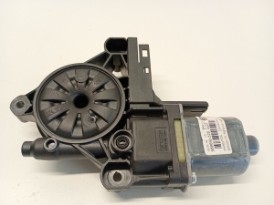 Volkswagen Passat B7 (2010–2014) Front door window regulator motor 988691320 - 5
