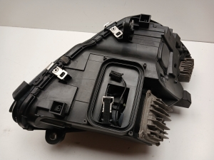 Mercedes Benz C-Class 205 (2014–2021) Esituli A2059068901 - 2