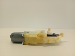 Volkswagen Passat B7 (2010–2014) Rear side door window regulator motor 974225320 - 5