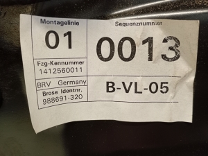 Volkswagen Passat B7 (2010–2014) Priekšējo durvju logu pacēlājs 988691 - 3