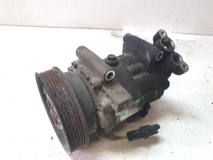 NISSAN Micra K12 (2002–2010) Konditsioneeri kompressor 8200953359 - 4