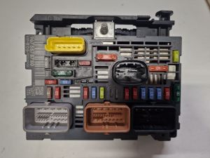Interior fuse box - 9675878780
