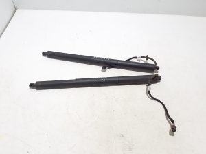 Trunk lid strut - 95B827851F