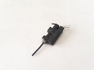 RENAULT Megane III (2008–2016) Kütuse täiteava korgi lukustus 8200305732 - 2