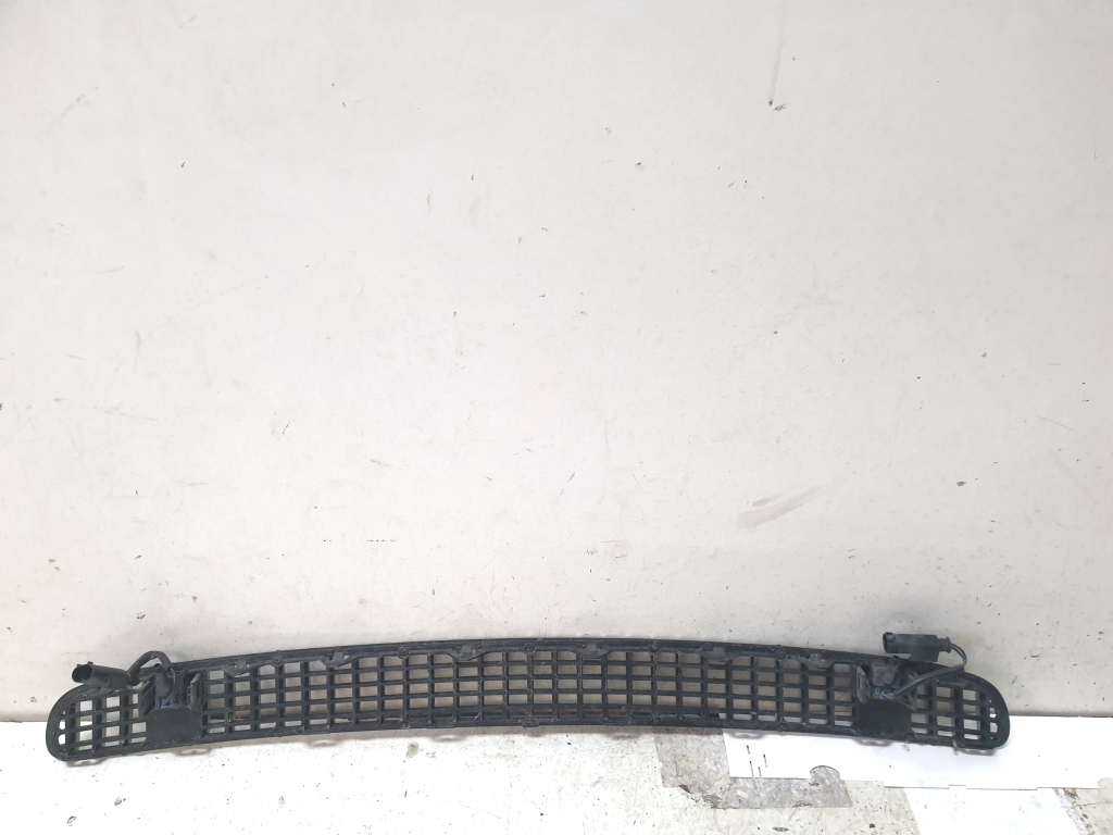 BMW 3 SERIES E46 (1998–2007) Motorhaubengitter 51138208484 BMW 3 SERIES E46 (1998–2007) Motorhaubengitter 51138208484