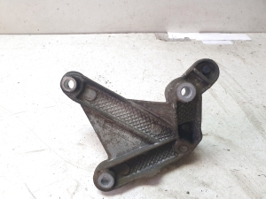 NISSAN Micra K12 (2002–2010) Getriebehalter 8200043084 - 2
