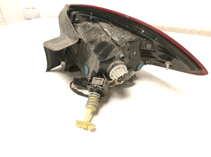 Ford Fiesta (2017–2026) Eckleuchte hinten H1BB13405AJ - 4