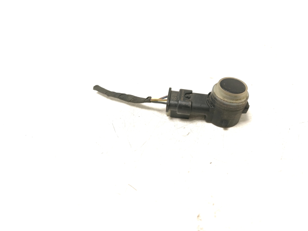 Mercedes Benz CLA-Class W117 (2013–2019) Front parking sensor A0009059300 Mercedes Benz CLA-Class W117 (2013–2019) Front parking sensor A0009059300