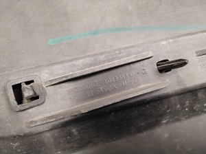 Tesla Model 3 3 (2016–2024) Tagumine kaitseraud 108398300G - 2