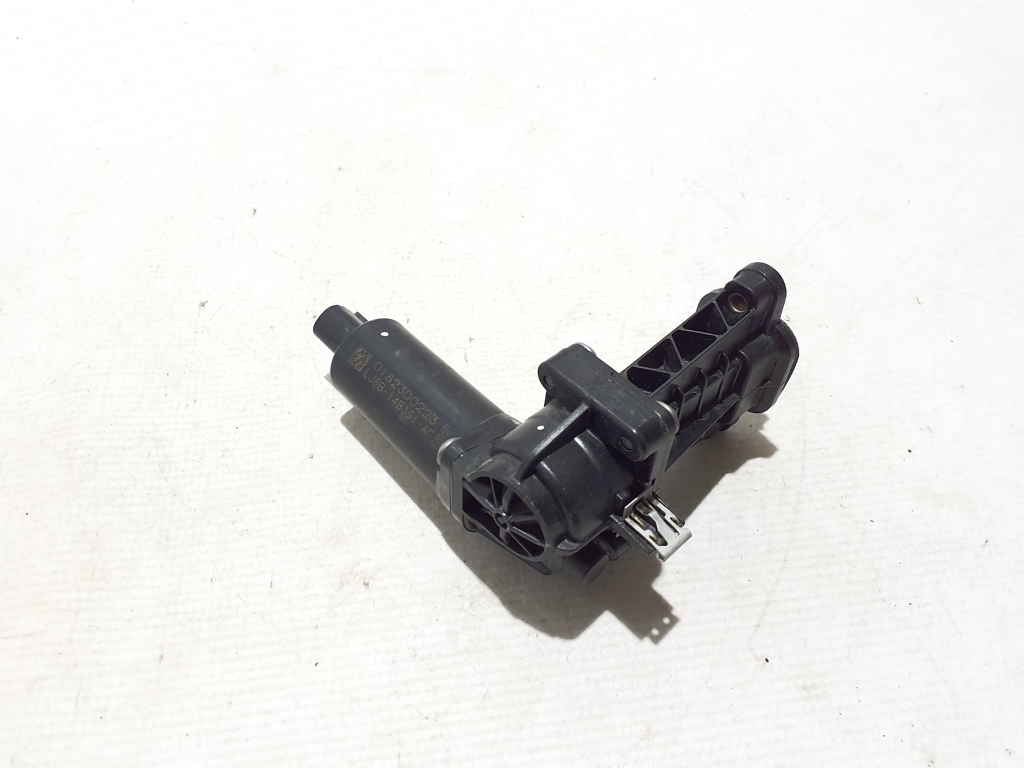 Ford Mustang Mach-E Mach-E (2020–2026) Tagumise külgukse servosulgur LJ8B14B351AF Ford Mustang Mach-E Mach-E (2020–2026) Tagumise külgukse servosulgur LJ8B14B351AF