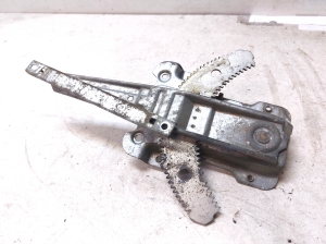 Rear side door window regulator