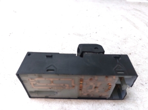 NISSAN Micra K12 (2002–2010) Front door glass switch 9316 - 3