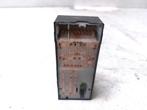 NISSAN Micra K12 (2002–2010) Front door glass switch 9316 - 5