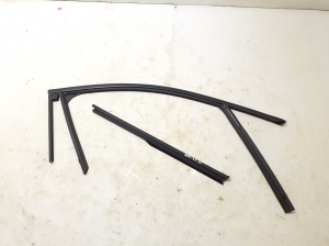   Front door rubber seal  - LJ8Z5821596C 