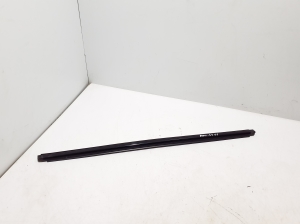 Baguette extérieure de vitre de porte avant - LJ8BR20562AC