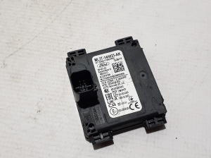 Ford Mustang Mach-E Mach-E (2020–2026) Pimeda nurga radar Distronic ML3T14H031AK - 2