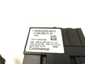 Mercedes Benz CLA-Class W117 (2013–2019) Fuel pump control module A0009000104 - 5
