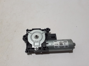 VOLVO XC60 (2017–2026) Schiebedachmotor 10030662B - 3