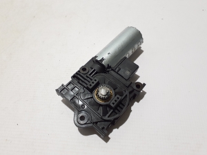 VOLVO XC60 (2017–2026) Schiebedachmotor 10030662B - 4