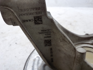VOLVO EX30 I (2023–2026) Front wheel hub 80006990 - 4