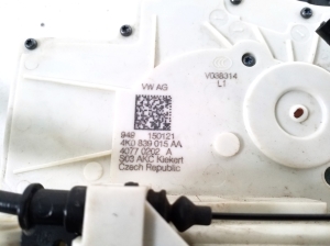 Volkswagen ID.4 I (2020–2026) Rear side door lock 4K0839015AA - 2