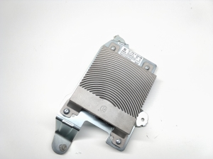   Amplificateur audio de voiture  - LJ8T18T806AN 