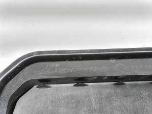 Ford Mustang Mach-E Mach-E (2020–2026) Tagumise poritiiva ventilatsioonivõre L1TBA280B62AC - 4