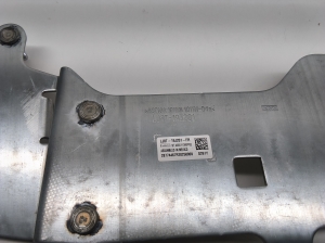 Ford Mustang Mach-E Mach-E (2020–2026) Muu kinnitus LJ8T19J201FR - 3