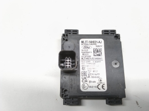 Ford Mustang Mach-E Mach-E (2020–2026) Pimeda nurga radar Distronic ML3T14H031AJ - 2