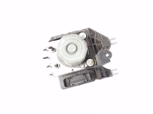 Mercedes Benz GLA-Class 156 (2013–2019) ABS unit A0004313900 - 2