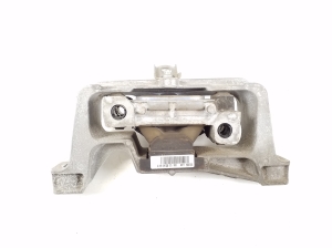   Engine mount  - A2462402617 