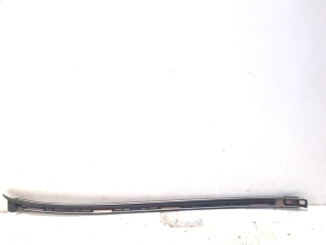 Mercedes Benz C-Class 204 (2007–2014) Windshield pillar outer molding 080023 - 3
