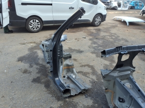 VOLVO XC90 (2015–2024) Front outrigger 31672513 - 3