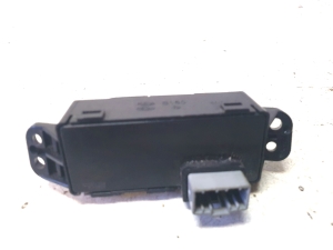 Hyundai i40 (2011–2026) Front seat control switch 299106810 - 2