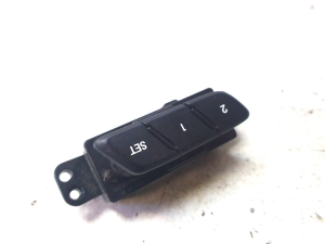 Hyundai i40 (2011–2026) Front seat control switch 299106810 - 3