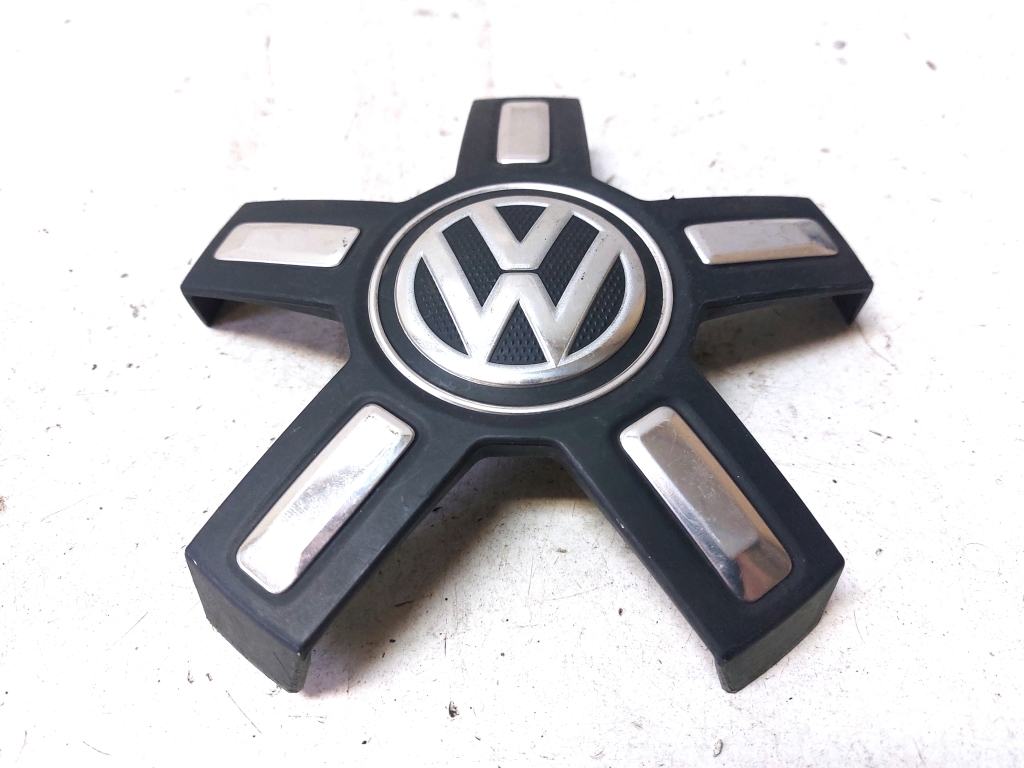 Volkswagen Passat B8 (2014–2023) Velje keskkate 3G0601149C Volkswagen Passat B8 (2014–2023) Velje keskkate 3G0601149C