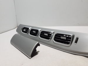 Mercedes Benz GLE-Class 167 (2019–2026) Dashboard air vent grilles A1678304102 - 6