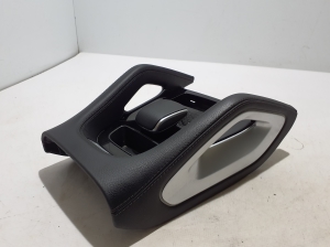 Mercedes Benz GLE-Class 167 (2019–2026) Center console A1676801601 - 3