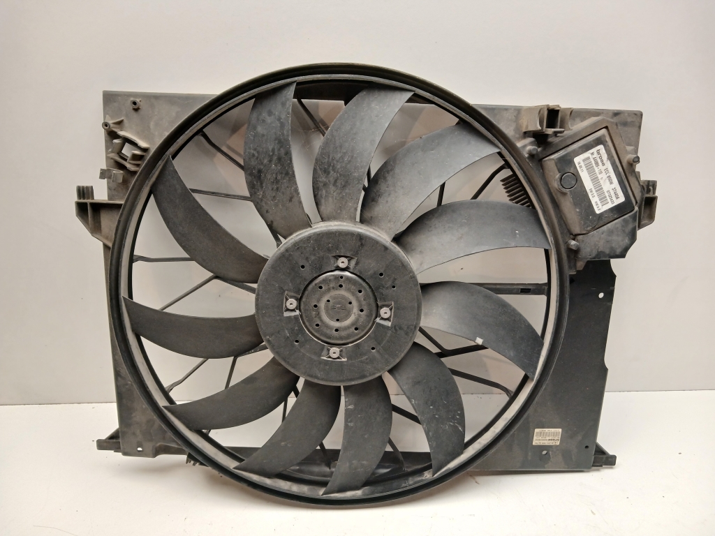 Mercedes Benz S-Class 221 (2005–2013) Dzesēšanas ventilators un tā daļas A2115002293 Mercedes Benz S-Class 221 (2005–2013) Dzesēšanas ventilators un tā daļas A2115002293