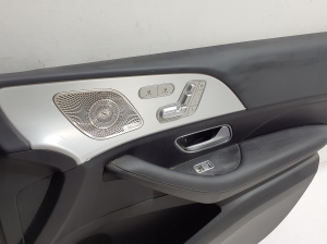 Mercedes Benz GLE-Class 167 (2019–2026) Priekšējo durvju apšuvums A1677201006 - 3