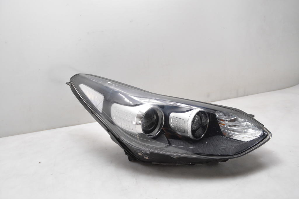 Kia Sportage (2016–2021) Scheinwerfer vorne 92102F1040 Kia Sportage (2016–2021) Scheinwerfer vorne 92102F1040