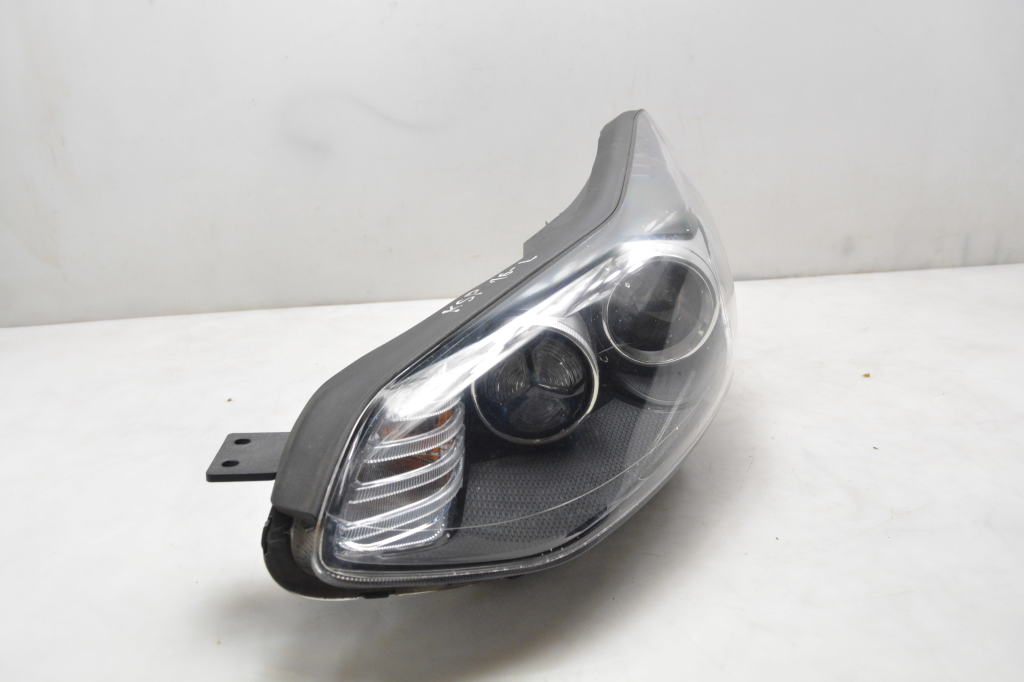 Kia Sportage (2016–2021) Esituli 92101F1040