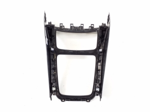 Mercedes Benz GLA-Class 156 (2013–2019) Autre pièce de la console centrale A1766809700 - 2
