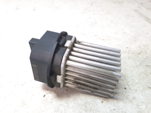 Cabin shoulder motor resistance - 5HL008941