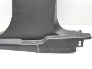 Ford Mustang Mach-E Mach-E (2020–2026) Keskpiilari siseviimistlus LJ8BR243A52AKW - 4