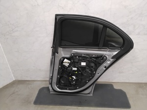 Mercedes Benz C-Class 205 (2014–2021) Tagumised küljeuksed A2057320210 - 6